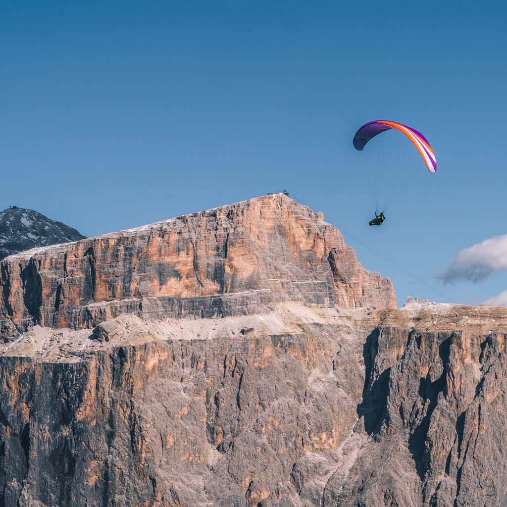 Parapendio in Val di Fassa | © Patricia Ramirez - Archivio Immagini ApT Val di Fassa