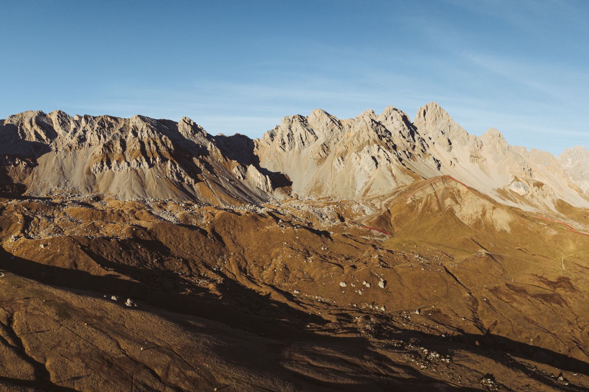 I prati e le montagne del Passo San Pellegrino in autunno | © Archivio immagini ApT Val di Fassa - Imago Garage