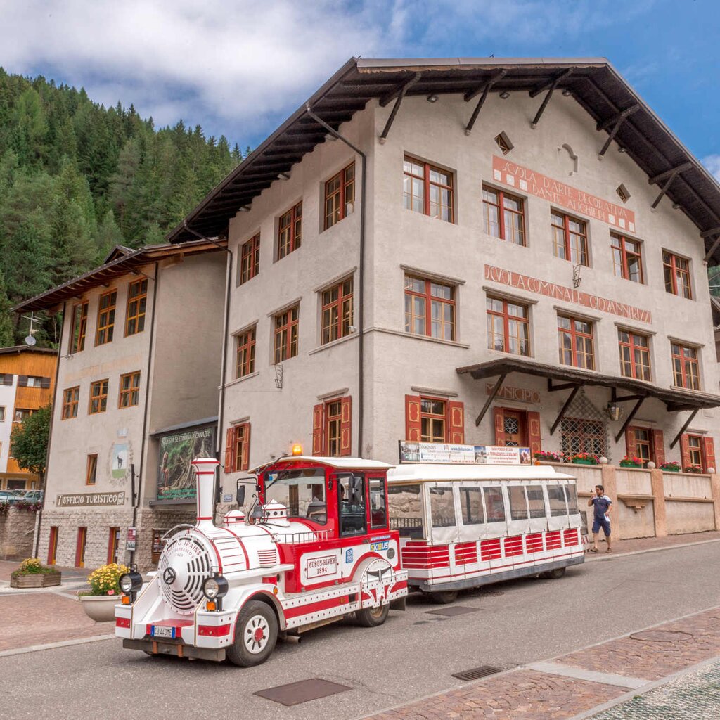 Shuttles Und Bimmelbahnen